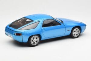 Porsche 928 Azul AUTOart 1:18 77901 Metal - imagen 3 de 8