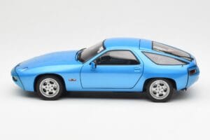 Porsche 928 Azul AUTOart 1:18 77901 Metal - imagen 4 de 8