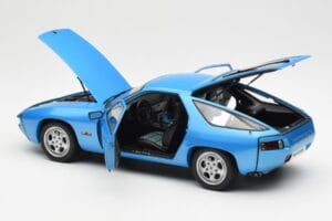 Porsche 928 Azul AUTOart 1:18 77901 Metal - imagen 5 de 8