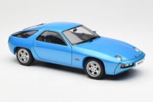 Porsche 928 Azul AUTOart 1:18 77901 Metal - imagen 6 de 8