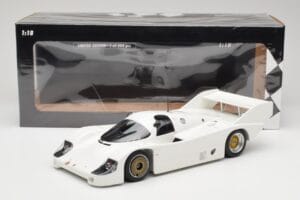 Porsche 956K Plain Body 1982 Minichamps 1:18 155826600 Metal - imagen 6 de 6
