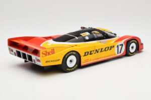 Porsche 962C Group C #17 D. Bell / H-J. Stuck / K. Ludwig 24 Hours of Le Mans 1988 Universal Hobbies 1:18 4704 Metal - imagen 3 de 8
