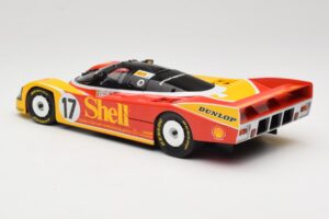 Porsche 962C Group C #17 D. Bell / H-J. Stuck / K. Ludwig 24 Hours of Le Mans 1988 Universal Hobbies 1:18 4704 Metal - imagen 7 de 8