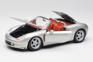 Porsche Boxster 986 Plata Maisto 1:18 37800-M3 Metal - imagen 2 de 8