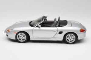 Porsche Boxster 986 Descapotable Arctic Plata Metálico UT Models 1:18 27852 Metal - imagen 4 de 8