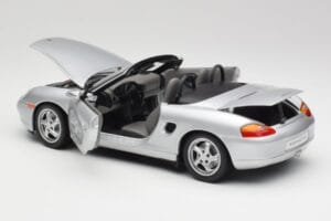 Porsche Boxster 986 Descapotable Arctic Plata Metálico UT Models 1:18 27852 Metal - imagen 5 de 8