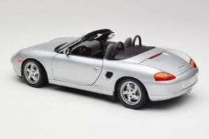 Porsche Boxster 986 Descapotable Arctic Plata Metálico UT Models 1:18 27852 Metal - imagen 7 de 8