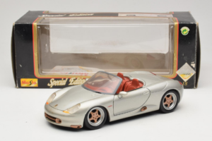 Porsche Boxster 986 Concept Plata Maisto 1:18 50231 Metal - imagen 8 de 8