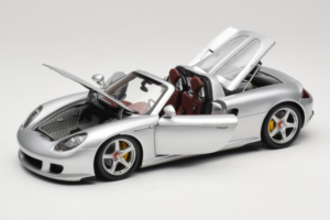 Porsche Carrera GT Silver Metallic Minichamps 1:18 WAP02103014 Metal - imagen 2 de 8
