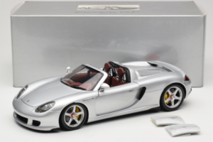 Porsche Carrera GT Silver Metallic Minichamps 1:18 WAP02103014 Metal - imagen 8 de 8