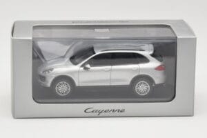 Porsche Cayenne 958 Plata Minichamps 1:43 WAP0200020B Metal - imagen 4 de 4