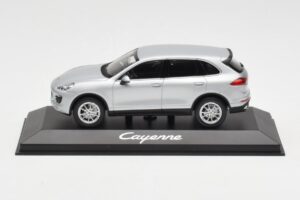 Porsche Cayenne 958 Plata Minichamps 1:43 WAP0200020E Metal