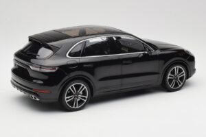 Porsche Cayenne 958 Turbo S Negro Minichamps 1:18 155066070 Metal - imagen 2 de 6