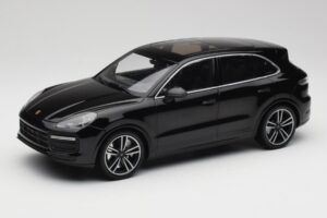 Porsche Cayenne 958 Turbo S Negro Minichamps 1:18 155066070 Metal