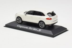 Porsche Cayenne 958 Turbo S Blanco Minichamps 1:43 WAP0200220C Metal - imagen 3 de 4