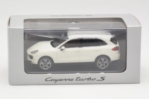 Porsche Cayenne 958 Turbo S Blanco Minichamps 1:43 WAP0200220C Metal - imagen 4 de 4