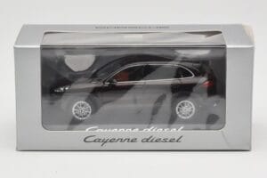Porsche Cayenne 958 Diesel Acajou Brown Minichamps 1:43 WAP0200030E Metal - imagen 4 de 4