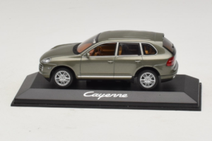 Porsche Cayenne Grey Metallic Minichamps 1:43 WAP02061317 Metal