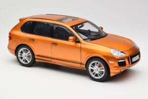 Porsche Cayenne GTS Lava Orange Norev 1:18 187535 Metal - imagen 6 de 8