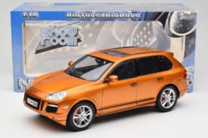 Porsche Cayenne GTS Lava Orange Norev 1:18 187535 Metal - imagen 8 de 8