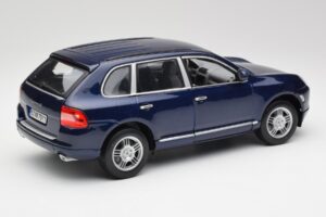Porsche Cayenne S 9PA Dark Sea Azul Metálico Maisto 1:18 31635 Metal - imagen 3 de 8