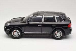 Porsche Cayenne Turbo 957 Negro Norev 1:18 WAP02112317 Metal - imagen 4 de 8