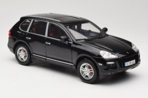 Porsche Cayenne Turbo 957 Negro Norev 1:18 WAP02112317 Metal - imagen 6 de 8