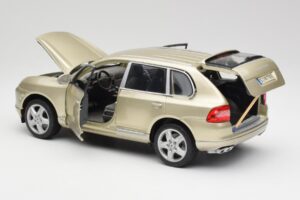Porsche Cayenne Turbo 955 Beige Maisto 1:18 WAP02100113 Metal - imagen 5 de 8