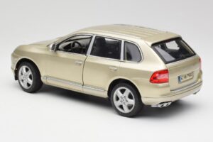 Porsche Cayenne Turbo 955 Beige Maisto 1:18 WAP02100113 Metal - imagen 7 de 8