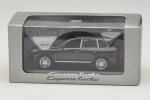 Porsche Cayenne Turbo Dark Green Metallic Minichamps 1:43 WAP02061117 Metal - imagen 5 de 5