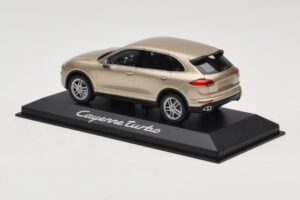 Porsche Cayenne 958 Turbo Oro Minichamps 1:43 WAP0200050E Metal - imagen 3 de 4