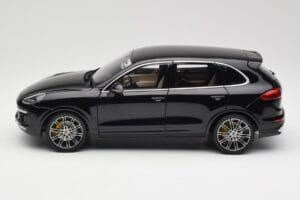 Porsche Cayenne Turbo S 958 Black Metallic Minichamps 1:18 110064000 Metal - imagen 4 de 8