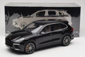 Porsche Cayenne Turbo S 958 Black Metallic Minichamps 1:18 110064000 Metal - imagen 8 de 8