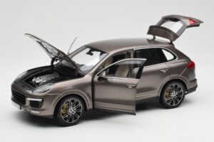 Porsche Cayenne E2 Turbo S Umbra Metálico Minichamps 1:18 WAP0213020F Metal - imagen 2 de 8