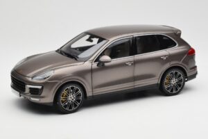 Porsche Cayenne E2 Turbo S Umbra Metálico Minichamps 1:18 WAP0213020F Metal