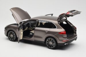 Porsche Cayenne E2 Turbo S Umbra Metálico Minichamps 1:18 WAP0213020F Metal - imagen 5 de 8