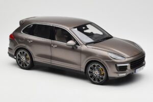 Porsche Cayenne E2 Turbo S Umbra Metálico Minichamps 1:18 WAP0213020F Metal - imagen 6 de 8