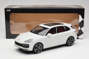 Porsche Cayenne 9YA Turbo Blanco Metallic Minichamps 1:18 155042560 Metal - imagen 8 de 8
