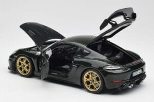 Porsche Cayman GT4 RS 982 Weissach Package Brewster Green Norev 1:18 187250 Metal - imagen 5 de 8