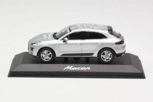 Porsche Macan 95B Silver Grey Metallic Prototipo Minichamps 1:43 WAP0201540E Metal