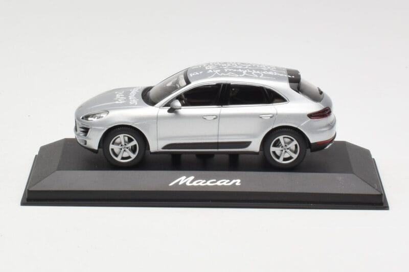 Porsche Macan 95B Silver Grey Metallic Prototipo Minichamps 1:43 WAP0201540E Metal