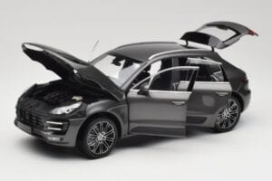 Porsche Macan Turbo 95B Grey Metallic Minichamps 1:18 110062501 Metal - imagen 2 de 8