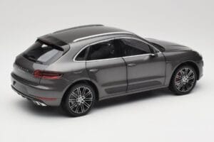 Porsche Macan Turbo 95B Grey Metallic Minichamps 1:18 110062501 Metal - imagen 3 de 8