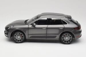 Porsche Macan Turbo 95B Grey Metallic Minichamps 1:18 110062501 Metal - imagen 4 de 8