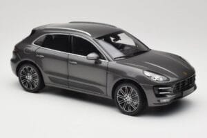 Porsche Macan Turbo 95B Grey Metallic Minichamps 1:18 110062501 Metal - imagen 6 de 8