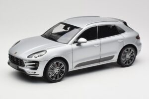 Porsche Macan Turbo 95B Plata Minichamps 1:18 110062504 Metal