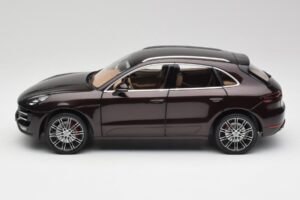 Porsche Macan 95B Turbo Caoba Metálico Minichamps 1:18 110062500 Metal - imagen 4 de 8
