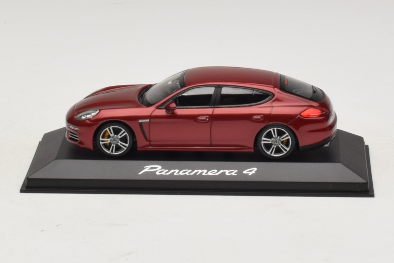 Porsche Panamera 970 4 Red Metallic Minichamps 1:43 WAP0201250E Metal
