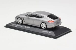 Porsche Panamera 970 S Hybrid Plata Minichamps 1:43 400068250 Metal - imagen 3 de 4