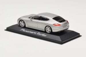 Porsche Panamera 970 Turbo Beige Minichamps 1:43 WAP0200519 Metal - imagen 3 de 4
